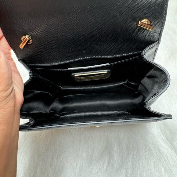 ๐ฅ SOLD Ferragamo Mini crossbody bag - Picture 6 of 12
